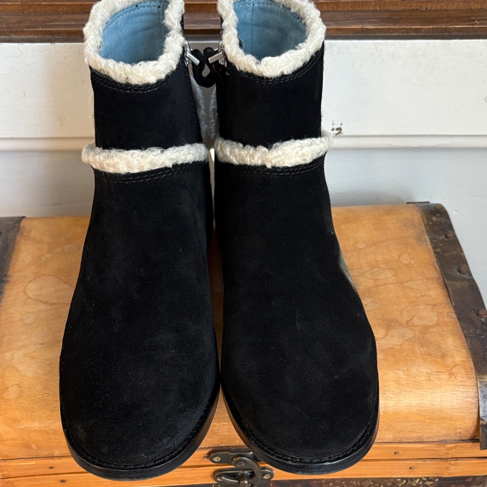Ellen Degeneres Black Leather Ankle Boots